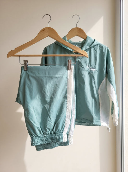 Binbon Kids:2026-06-05T11-46-24-girls-parachute-pajamas-55692da9:enhanced:ai-01.jpg