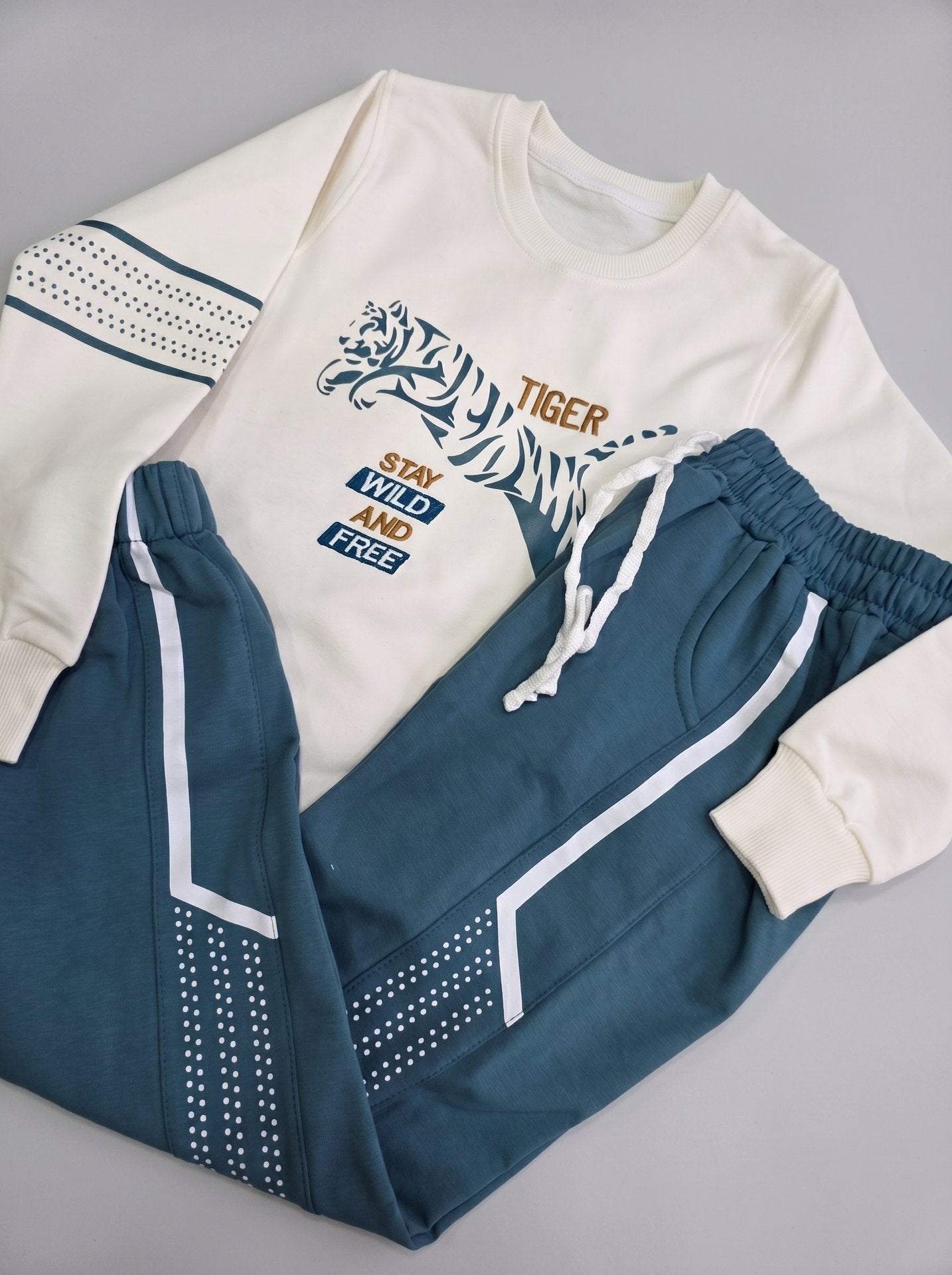 Binbon Kids:2026-06-04T16-28-44-boys-cotton-pajama-308e2f3a:enhanced:ai-01.jpg