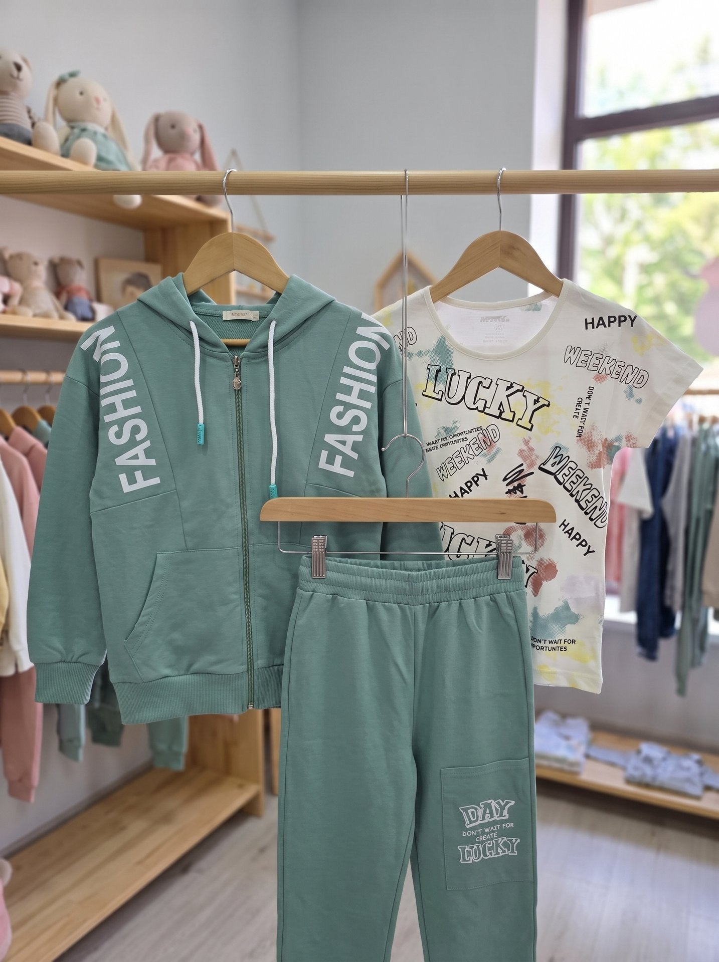 Binbon Kids:2026-06-05T15-18-32-girls-3-piece-cotton-pajama-set-3325850a:enhanced:ai-01.jpg