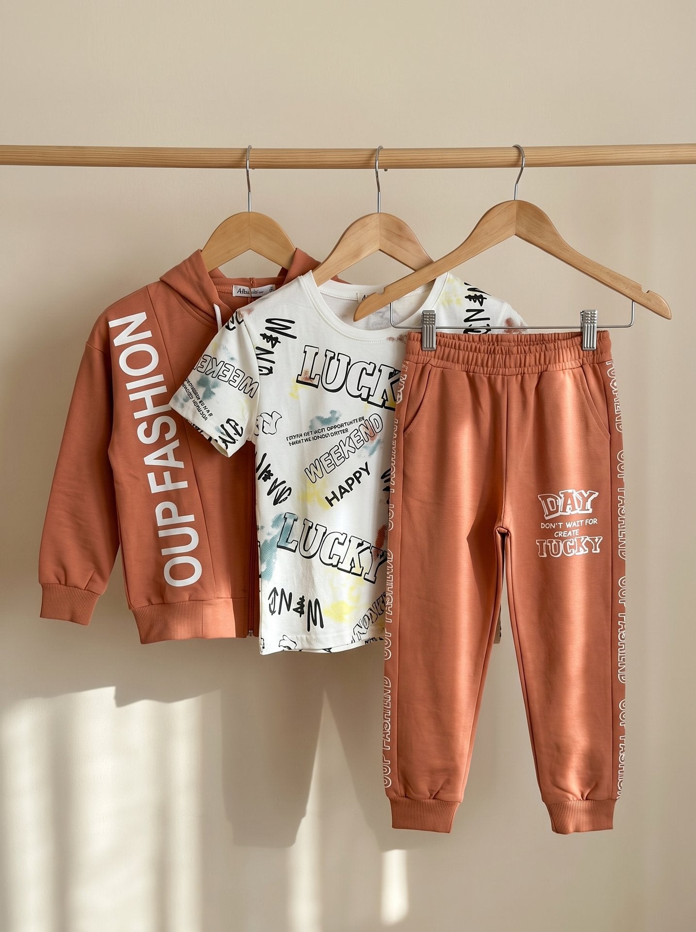 Binbon Kids:2026-06-05T15-18-33-girls-3-piece-cotton-pajama-set-2ae100d5:enhanced:ai-02.jpg