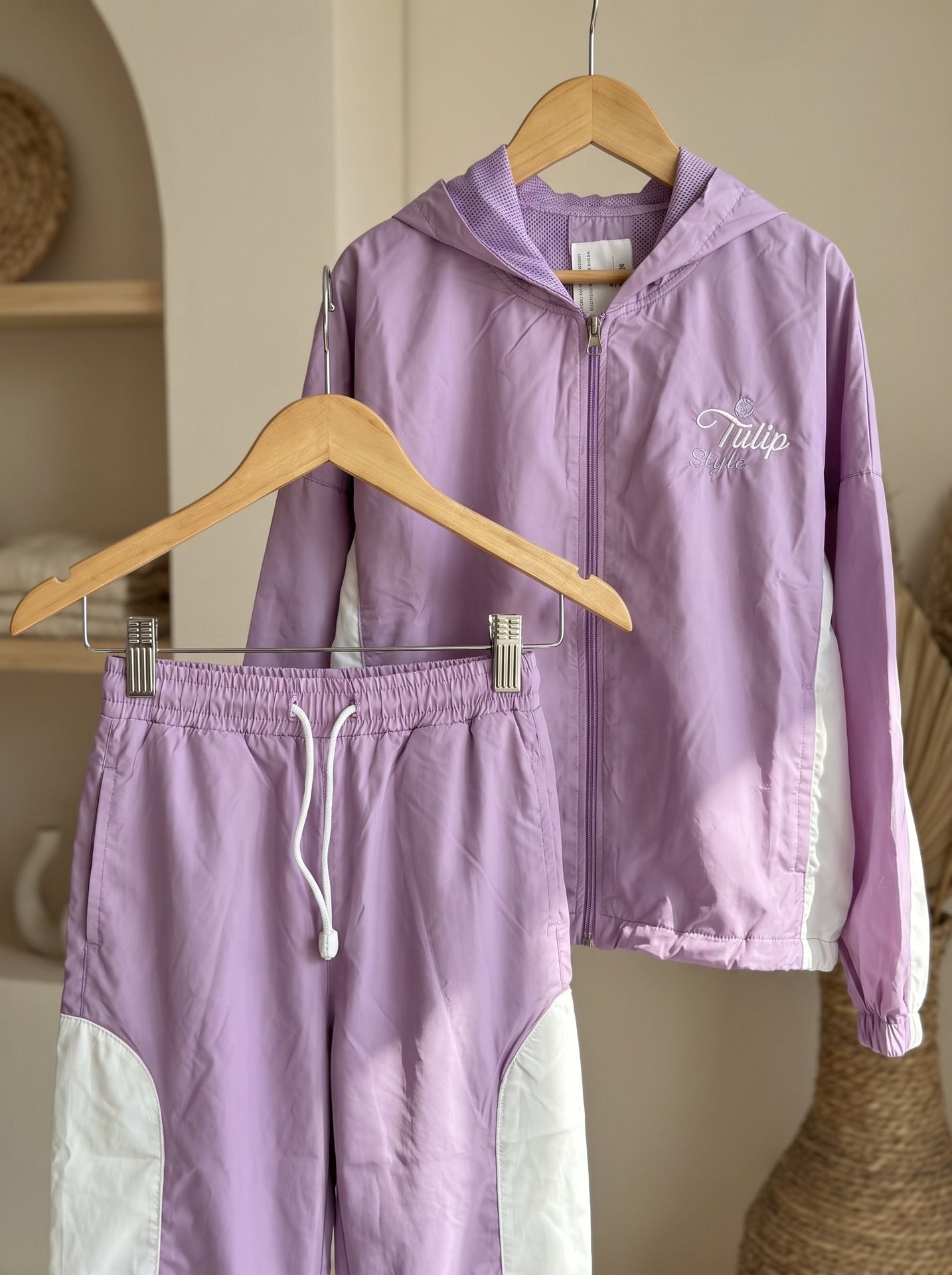 Binbon Kids:2026-06-05T11-46-25-girls-parachute-pajamas-a8a597f5:enhanced:ai-03.jpg